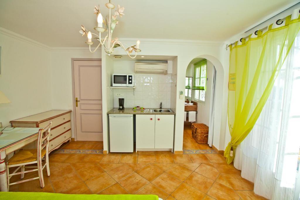 Residence Hoteliere La Pinede Bleue Hyères Cameră foto